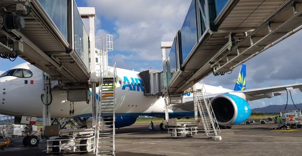 
Le trafic aérien de fin d’année aux Antilles françaises reste globalement bien orienté en 2025, avec une fréquentation en 