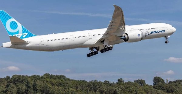 
Le programme 777X de Boeing, censé être le long-courrier le plus avancé de sa génération, voit à nouveau sa certification r