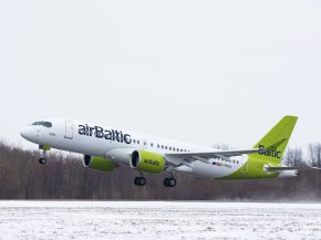 
AirBaltic, la compagnie aérienne nationale de Lettonie, a annoncé le 25 mars une visite à Kiev, en Ukraine, dirigée par son P