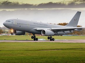 
L avionneur européen Airbus a annoncé avoir réalisé vendredi dernier un premier vol de 90 minutes avec un avion militaire bri