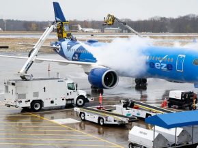 
Les trois grands aéroports new-yorkais – JFK, LaGuardia et Newark – sont fortement perturbés par la tempête de neige Devin