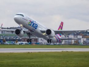 
Imaginez : vous êtes en vol au départ de Tel Aviv vers Prévéza en Grèce, et pendant que l’avion est au sol après l’atte