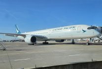 
Jeudi 9 avril, Cathay Pacific a célèbré 40 ans de présence à Paris. La compagnie aérienne hongkongaise a profité de cet an