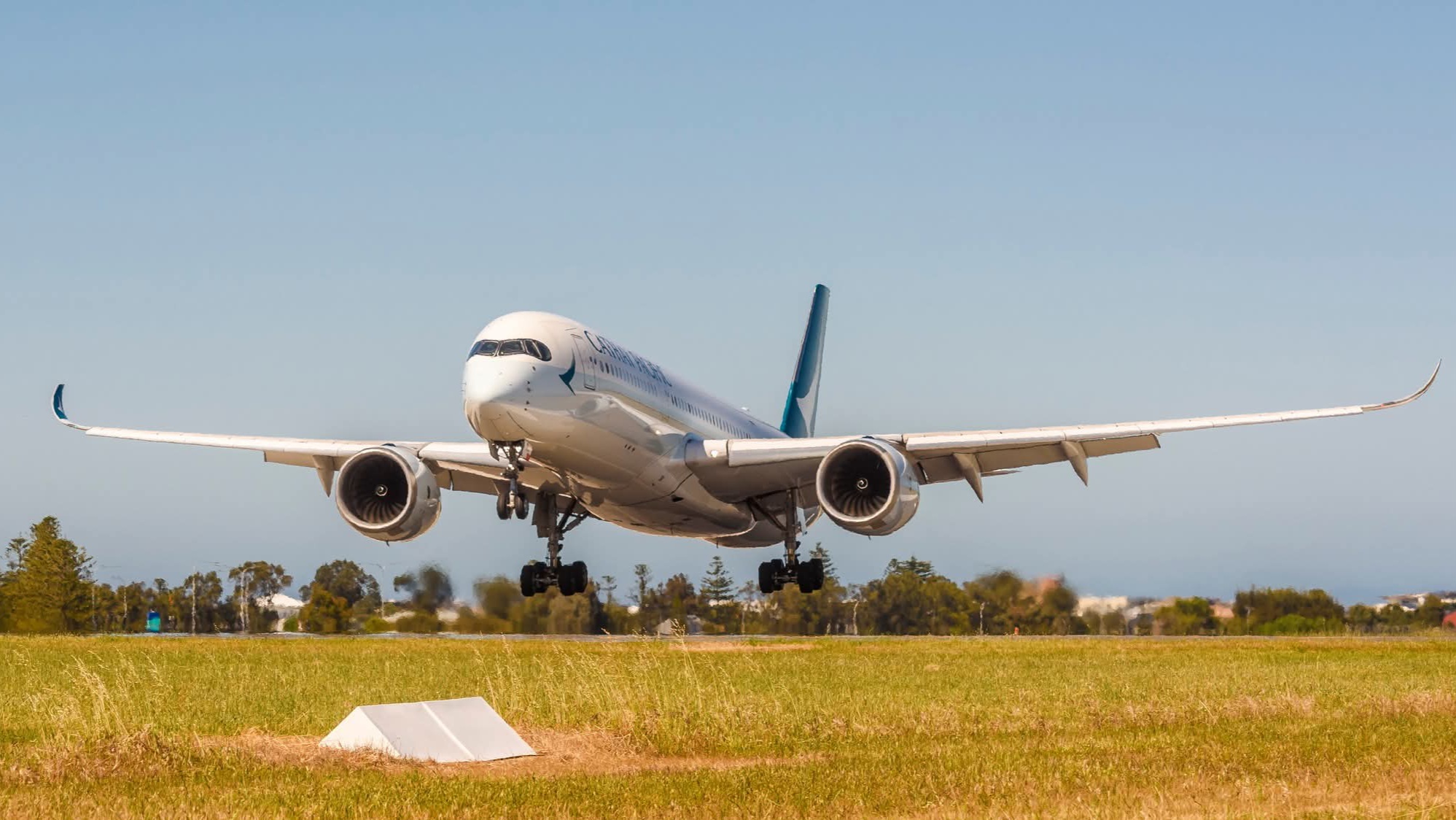 Cathay Pacific : un bénéfice semestriel en hausse de 71%, malgré la flambée du carburant