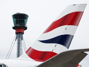 
Une panne technique du contrôle aérien britannique a entraîné l’annulation de plus de 2 100 vols en deux jours au Royaume-U