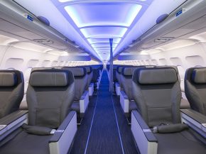 La compagnie régionale américaine Alaska Airlines a commencé à installer de nouvelles cabines Economique, Premium et First sur