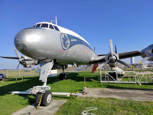 A Nantes, une amicale restaure un Super Constellation d’Air France (photos et vidéo)
