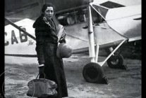 
Histoire de l’aviation – 18 novembre 1932. C’est à une vitesse record que l’aviatrice de nationalité britannique Amy J