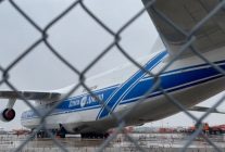 
Depuis près de quatre ans, un Antonov AN‑124 de la compagnie aérienne russe Volga‑Dnepr, reste cloué au sol à l’aéropo