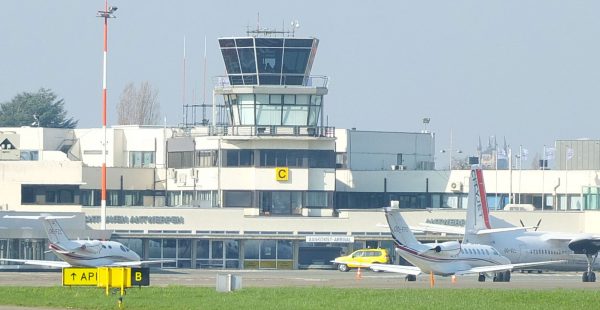 VLM Airlines, la compagnie belge opérant depuis l aéroport d Anvers, a annoncé la cessation immédiate de toutes ses activités
