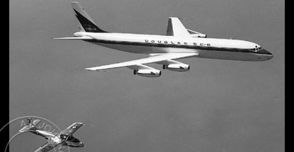 
Histoire de l’aviation – 30 mai 1958. Il n’est encore qu’au stade de prototype mais l’avion DC-8 émanant de la Dougl
