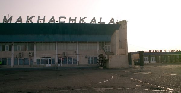 
Hier, en début de soirée, des centaines d’hommes ont pris d’assaut l’aéroport de Makhatchkala, capitale du Daghestan, un