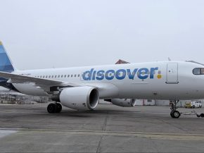 
Une passagère américaine poursuit Lufthansa après une chute grave survenue lors du débarquement à Francfort. L’affaire, qu