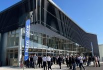 
L’Ecole Nationale de l’Aviation Civile (ENAC) a inauguré son nouveau centre de formation de Grenoble, donnant sur les pistes