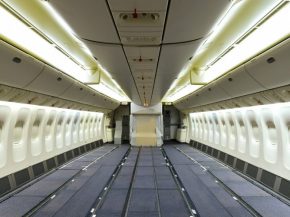 Face à l arrêt du trafic passager et l augmentation du fret liée aux besoins sanitaires, Emirates développe des capacités de 