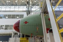 
Avec&nbsp;60 avions commerciaux livrés en mars 2026, soit&nbsp;11 de moins qu’en mars 2025,&nbsp;Airbus&nbsp;signe un début d