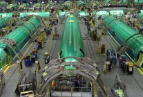 
En réaffectant une partie de son immense usine d’Everett au 737 MAX, Boeing tourne une page industrielle et tente d’orchestr