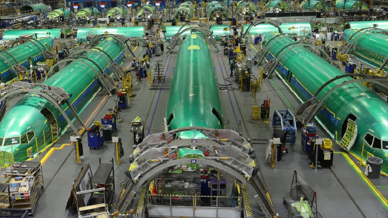 Boeing freine des livraisons de 737 MAX pour retoucher des câbles, mais garde le cap sur 500 appareils en 2026 1 Air Journal