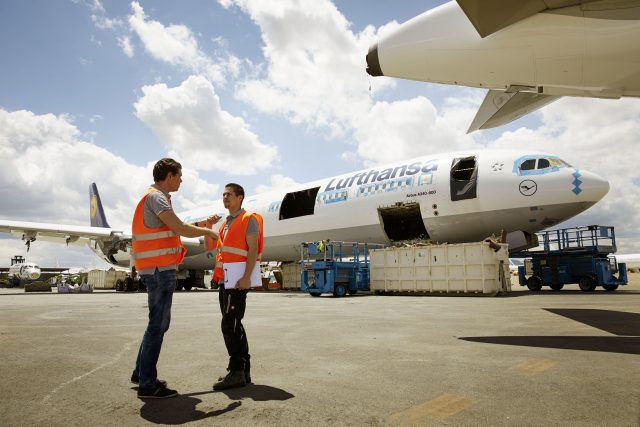 Lufthansa met en vente une collection d'objets recyclés à partir d'un Airbus A340 4 Air Journal