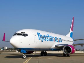 Un foetus a été découvert hier matin dans les toilettes d un avion de la compagnie sud-africaine FlySafair par une équipe char