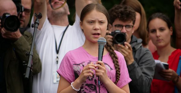 Invitée à un sommet mondial de l ONU à New York, la jeune militante écologiste Greta Thunberg s y rend à bord d un voilier au