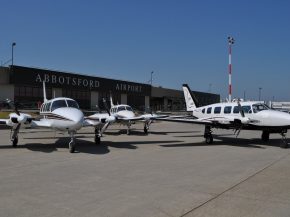 Transports Canada (ministère des Transports) a suspendu le certificat d exploitation aérienne d Island Express Air, clouant la p