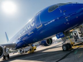 Plus de deux ans après le blocage de son projet de rachat de Spirit Airlines, JetBlue obtient le feu vert des autorités américa