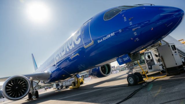 JetBlue récupère les créneaux de Spirit Airlines à New York-LaGuardia