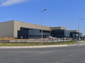 
Kuehne+Nagel, leader mondial du transport et de la logistique, inaugure son nouveau hub, implanté au cœur de la Cargo City de l