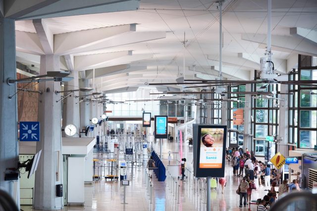 Covid-19 : l'aéroport La Réunion-Roland Garros interdit aux accompagnants 1 Air Journal Covid-19 : l'aéroport La Réunion-Roland Garros interdit aux accompagnants 1 Air Journal