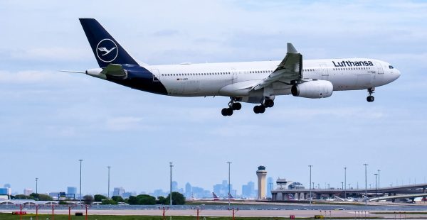 
Face à la crise énergétique provoquée par le conflit avec l’Iran, le groupe Lufthansa a élaboré des plans d’urgence pou