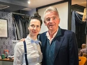 
En Irlande, un restaurant a facturé au patron de Ryanair, Michael O Leary, des frais supplémentaires pour l espace pour ses jam