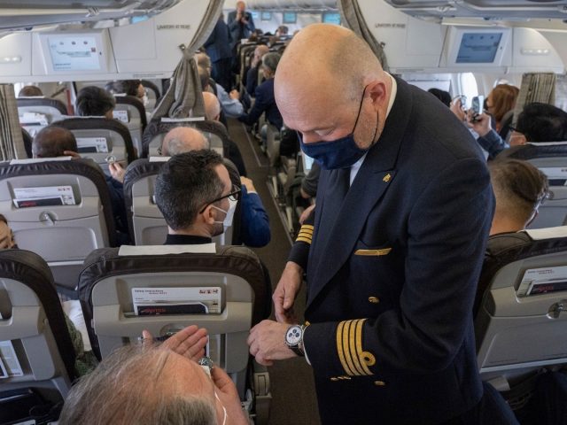 Shopping : Breitling célèbre les 70 ans de la montre Navitimer 1 Air Journal