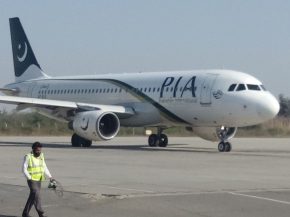 Les États-Unis ont interdit à Pakistan International Airlines d exploiter des vols charter vers son pays. 
L’annonce intervie