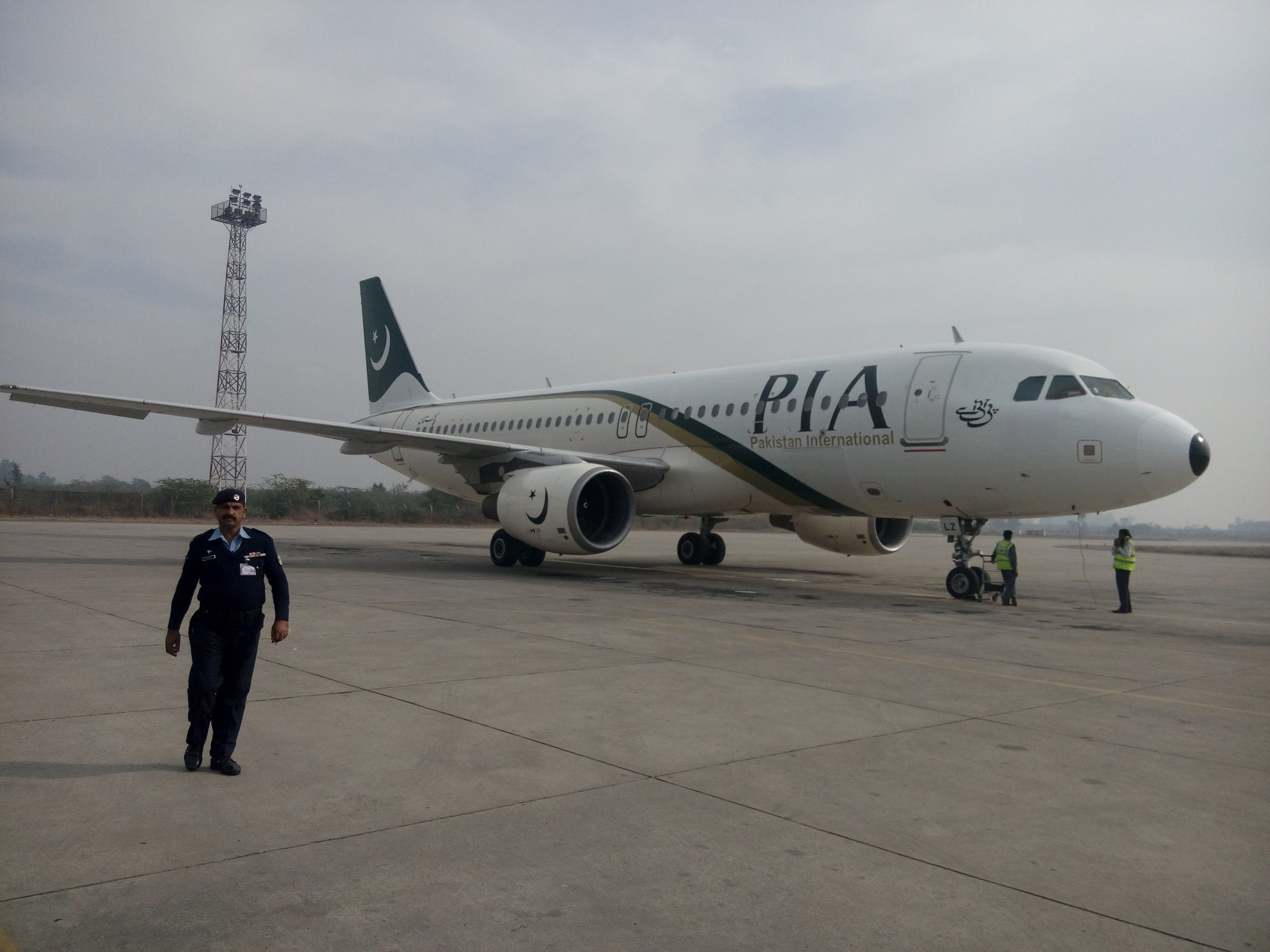 Le crash de Pakistan International Airlines en vidéos 44 Air Journal