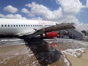 Avec 120 passagers à bord, un Boeing 737-500&nbsp;de la compagnie Peruvian Airlines reliant Lima à La Paz avec escale à Cuzco a