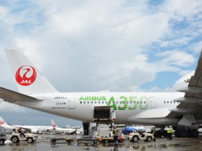 
Le Japon mise sur l’huile de friture pour verdir le kérosène de ses avions. Dans tout le pays, les ménages sont encouragés 