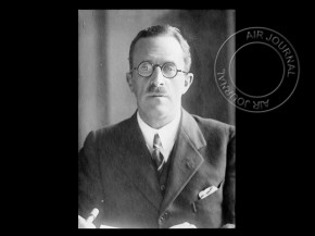 
Histoire de l’aviation – 16 mars 1925. Le vice-maréchal Brancker, alors directeur de l’aviation civile britannique, atter