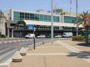 
Après avoir été fermé à cause de la guerre Israël-Hamas commencée le 7 octobre dernier, le terminal 1 de l’aéroport Ben