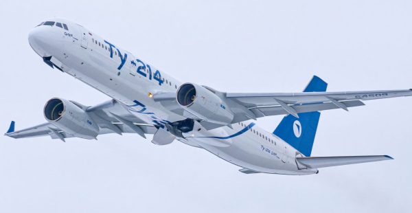 
Le régulateur aérien russe Rosaviatsia a homologué une version modernisée du Tupolev Tu‑214 équipée exclusivement de syst