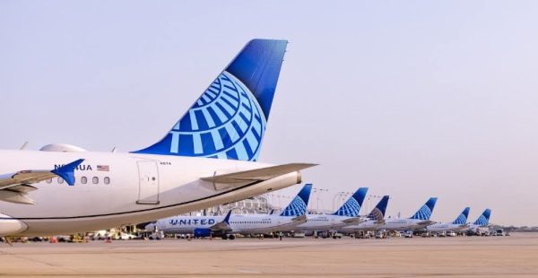 
Contrainte par la Federal Aviation Administration (FAA), United Airlines a retiré plus de 22 000 vols de son programme estival e