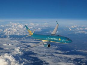 
Réunis au salon de Farnborough, la compagnie nationale vietnamienne et trois loueurs ont signé un accord portant sur 19 Boeing 