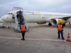 
La grève du personnel de cabine de Vueling en France affectera plus de 30 % des vols de la compagnie aérienne prévus ce mercre
