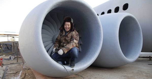 Un Chinois passionné d’aviation a construit lui-même son propre Airbus A320 grandeur nature à partir d un jouet au 1/80ème e