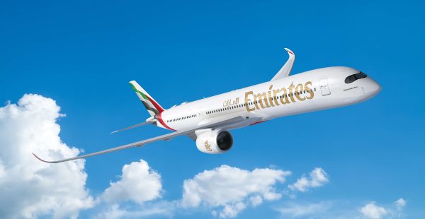
Un nouveau type d avion a intégré la flotte d Emirates hier avec la livraison de son premier Airbus A350.
L A6-EXA est le premi