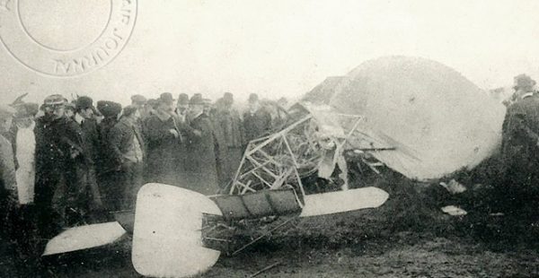 
Histoire de l’aviation – 4 janvier 1910. L’année 1910 est tout juste entamée qu’elle apporte déjà son lot de déconv