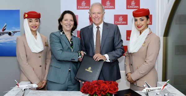 
Emirates et le motoriste GE Aviation ont signé un protocole d accord pour faire voler d ici la fin 2022 un Boeing 777-300ER équ