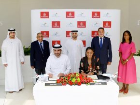 
Emirates a signé un protocole d accord avec l Office du tourisme des Seychelles à l occasion de l Expo 2020 à Dubaï.
Cet acco