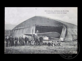 
Histoire de l’aviation – 7 décembre 1911. Après des mois de lutte acharnée, le pilote Paul Loder vient allonger la triste