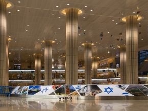 
Les aéroports du sud et du centre d Israël ont demandé leur fermeture en raison d’attaques à la roquette en provenance de G